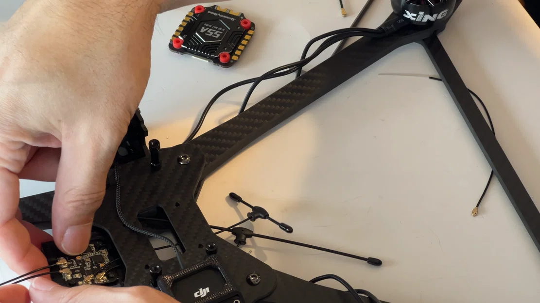 Khay gắn receiver Radiomaster DBR4 cho Rekon 10 Pro - Image 3