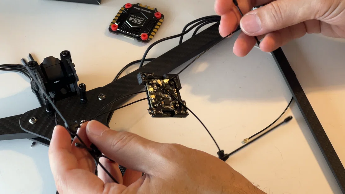 Khay gắn receiver Radiomaster DBR4 cho Rekon 10 Pro - Image 4