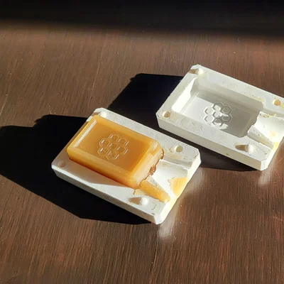 Khuôn sáp ong (Beeswax mold)