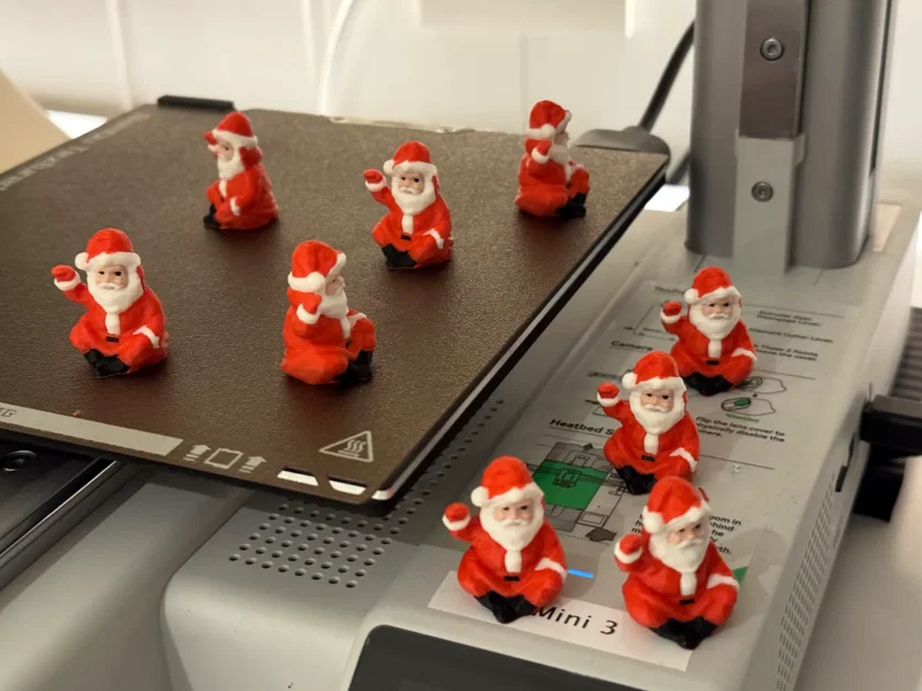 Bộ sưu tập ông già Noel mini low-poly trang trí Giáng sinh - Image 3