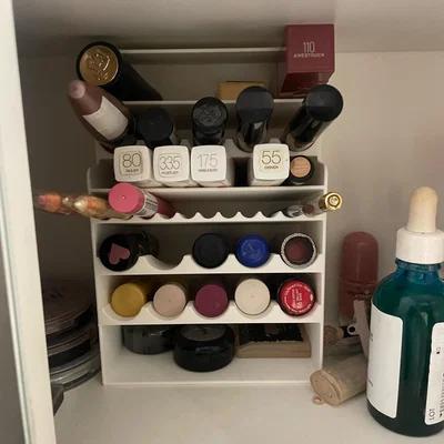 Kệ để mỹ phẩm 3D - Giải pháp sắp xếp đồ trang điểm ngăn nắp