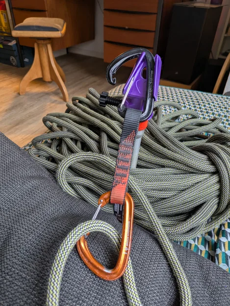 Lovegoose Travel Clip Stick cho leo đá - Image 2