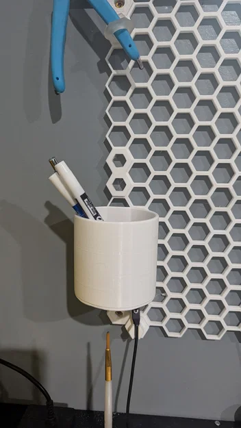 Cốc đựng bút treo tường 3 inch cho hệ thống Honeycomb Storage Wall - Image 1