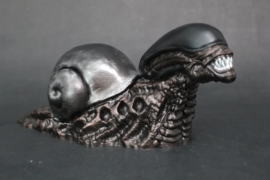 Đồ trang trí sân vườn Snailien (ốc sên x alien xenomorph mashup) - Image 1