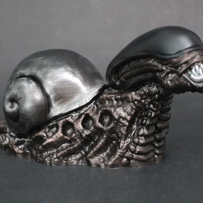 Đồ trang trí sân vườn Snailien (ốc sên x alien xenomorph mashup)