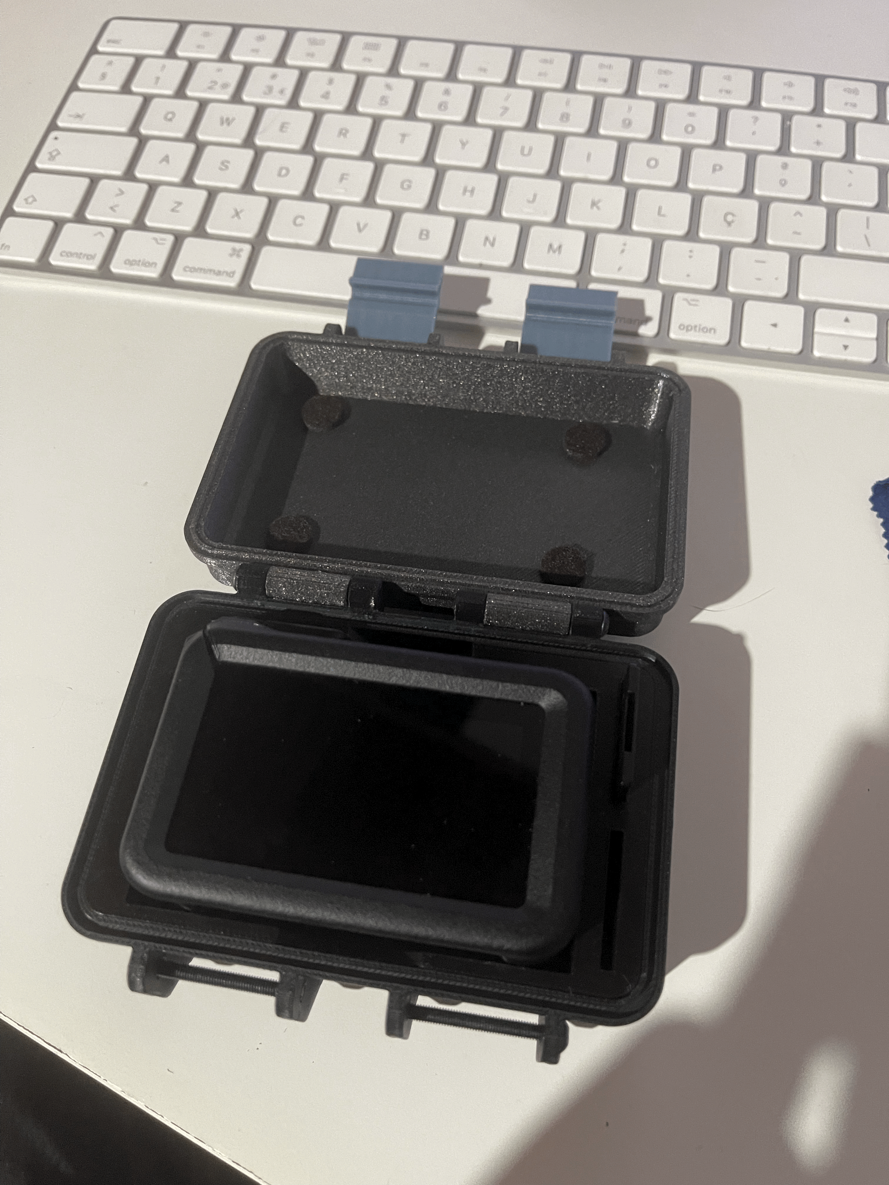 Hộp đựng siêu bền cho DJI Osmo Action 3, 4 và 5 Pro (kèm khay thẻ nhớ) - Thumbnail 3