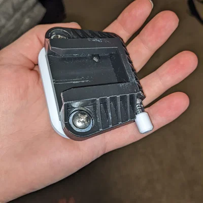 (Remix) Chốt khóa in 3D cho Camera Backpack Mount (tonpa888)
