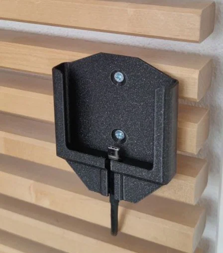 Giá đỡ điện thoại treo tường thông minh tích hợp khe sạc tiện lợi - Image 1