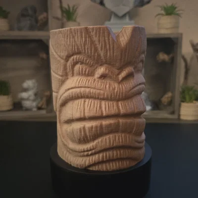 Tiki Totem #01: Ống cắm bút và chậu cây trang trí độc đáo