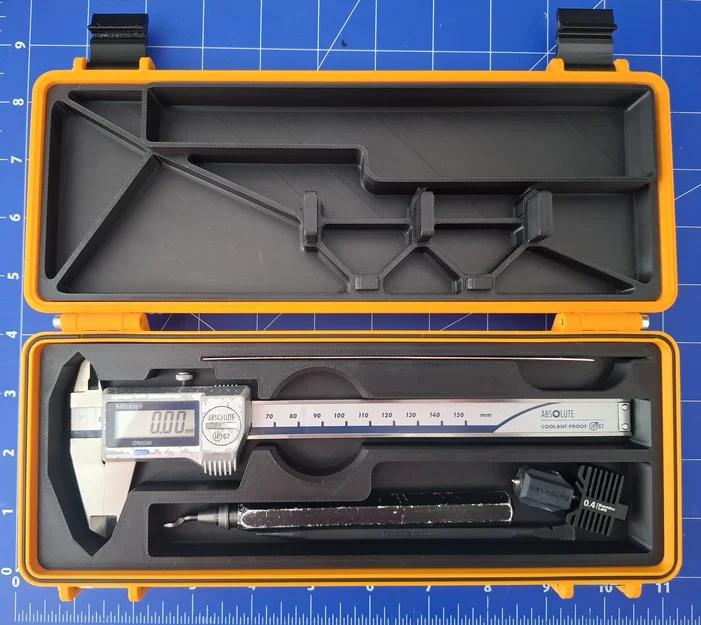 Hộp đựng thước kẹp bền bỉ (Rugged caliper case) - Image 1