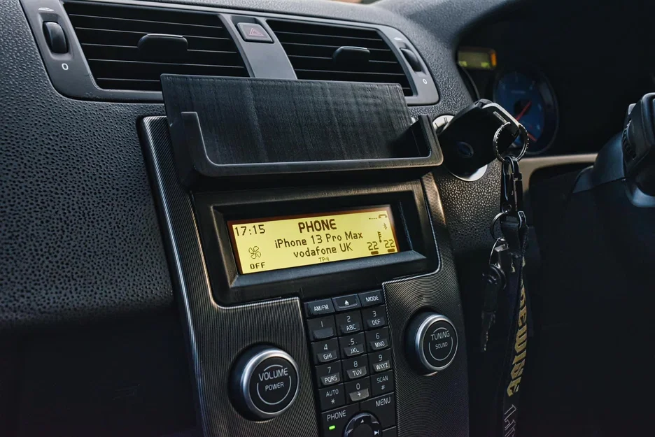 Giá đỡ điện thoại custom cho Volvo V50/S40/C30/C70 (thay fascia) - Image 3