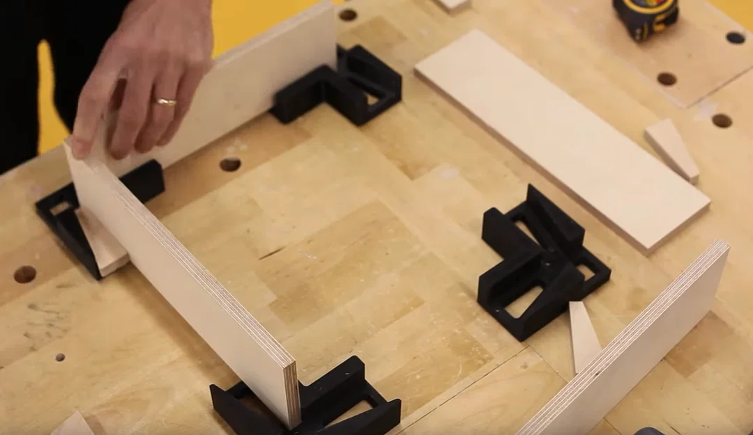 Kẹp Góc 90 Độ (90 Degree Clamp) - Image 1