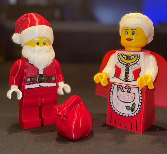 Mrs. Claus Brick MegaFigure (5:1 Scale) – Mrs. Claus khổ lớn 500% - Image 3