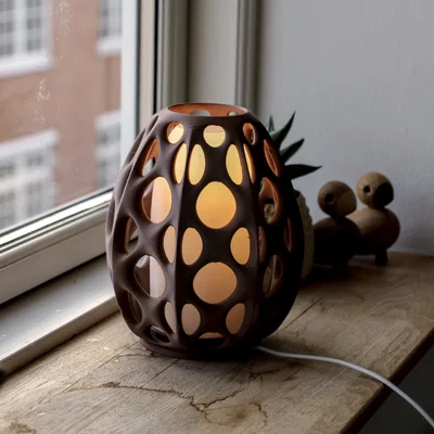 Lamp V7 – Đèn hình trứng lỗ Voronoi