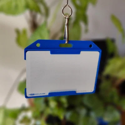 Khay đựng thẻ (Card holder)