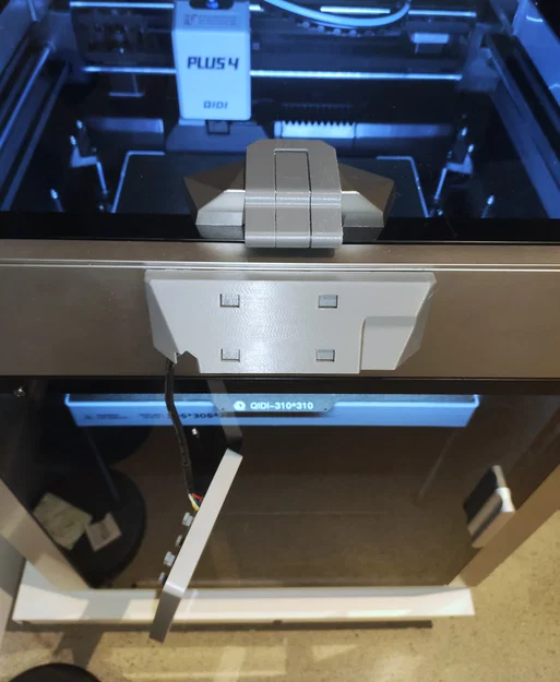 Ngàm điều chỉnh góc nghiêng màn hình 20 độ cho Qidi Plus 4 - Image 2