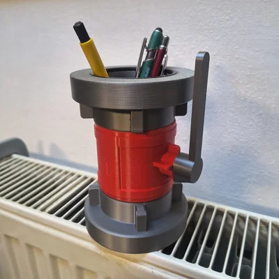 Ống đựng bút chì dạng nắp khóa vòi chữa cháy