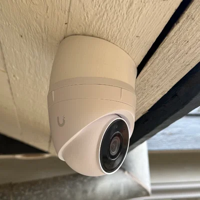 Đế gắn camera nghiêng 30 độ cho UniFi G5 Turret (3D Print)