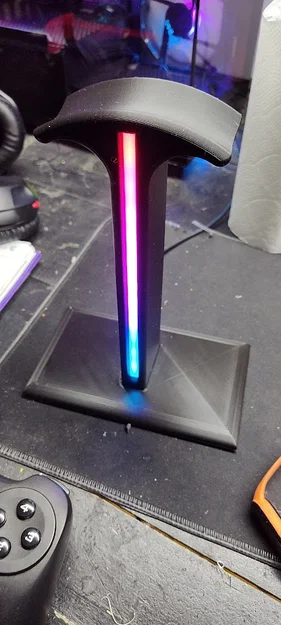 Giá treo tai nghe gaming (Headset stand) tích hợp đèn LED cá tính - Image 4