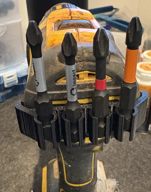 Giá Đỡ Mũi Khoan Gắn Máy Dewalt DCD790 Tiện Lợi (Bit Holder) - Image 1