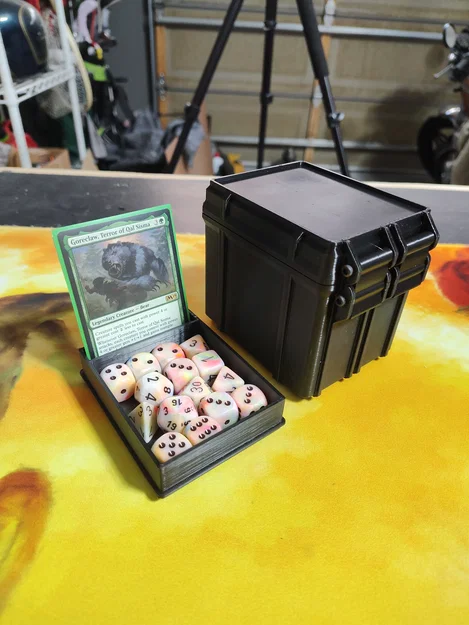Hộp Deck MTG Commander kèm Dice Caddy (MTG Commander Deck Box with Dice Caddy) - Image 1