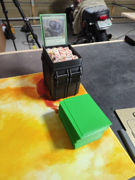 Hộp Deck MTG Commander kèm Dice Caddy (MTG Commander Deck Box with Dice Caddy) - Image 3