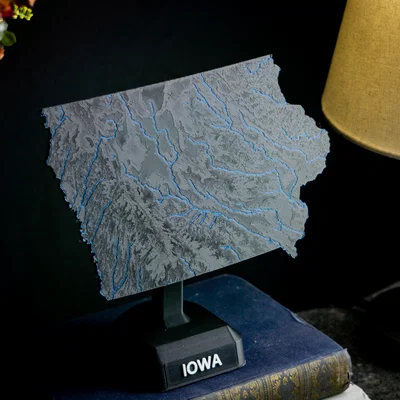Bản đồ địa hình Iowa, USA (IA) kèm sông ngòi