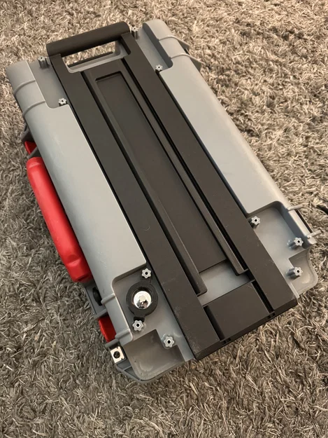 Ngàm giữ Apple AirTag cho Pelican Case (Pelican Air 1535/1615) - Image 1