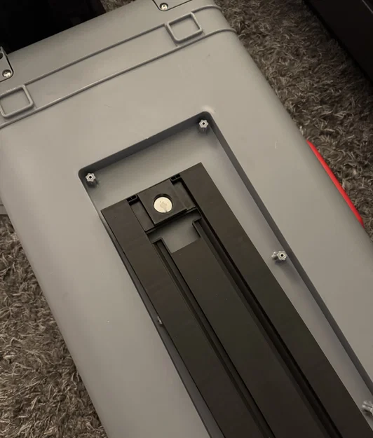 Ngàm giữ Apple AirTag cho Pelican Case (Pelican Air 1535/1615) - Image 2