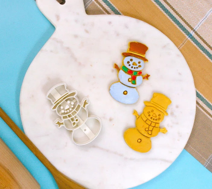 Khuôn Cắt Bánh Quy Người Tuyết (Snowman Cookie Cutter) - Image 1