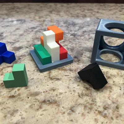 Soma Cube kèm Holder (Puzzle Cube)