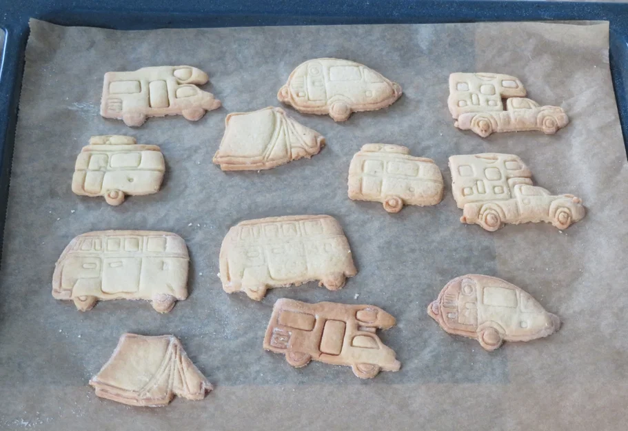 Van Life Cookies?! Bộ Khuôn Cắt Bánh Camper & Caravan - Image 3