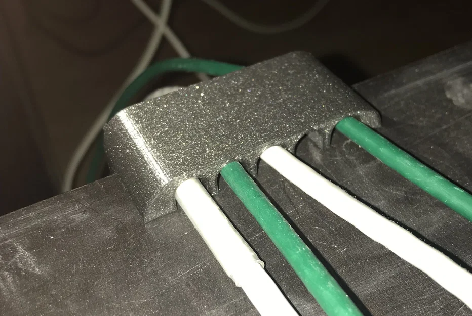 Kẹp Bàn Dẫn Hướng Cáp (Cable Guide Desk Clamps) - Image 2