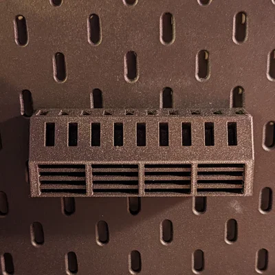 Giá treo giữ USB Flash Drive và thẻ SD cho Skadis