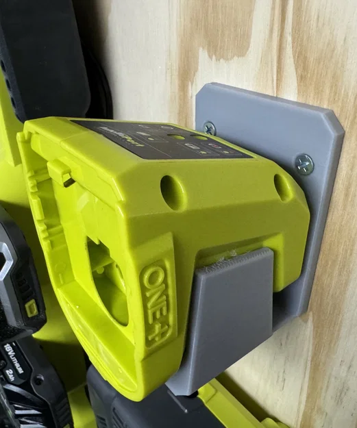 Giá đỡ gắn tường cho sạc Ryobi RC18115 (Wall Mount Cradle) - Image 1