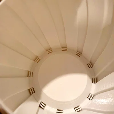 Self-Watering-Planter (Chậu tự tưới nước)