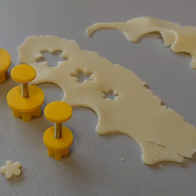 Khuôn cắt hoa 5 cánh / Vykrajovátko pěti listé květiny