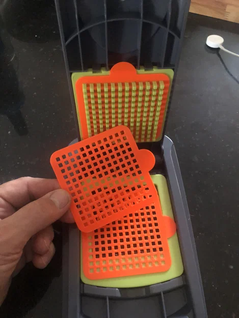 Veggie-Un-Wedgie – Dụng cụ làm sạch kẹt rau củ cho vegetable chopper - Image 1