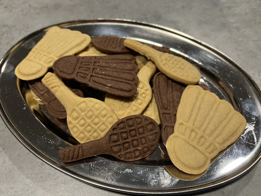 Khuôn Cắt Bánh Cookie Cầu Lông (Vợt & Quả Cầu) - Image 1