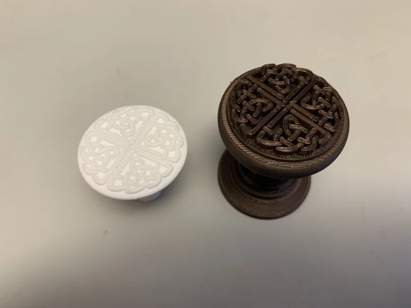 Núm cửa gập đôi họa tiết Viking Knot (Viking Knot Bifold Door Knob) - Image 1