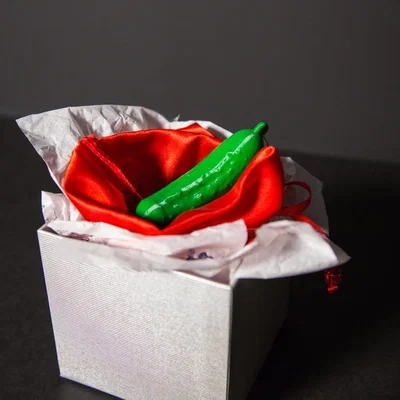 Đồ trang trí Dưa Leo Giáng Sinh (Christmas Pickle Ornament)