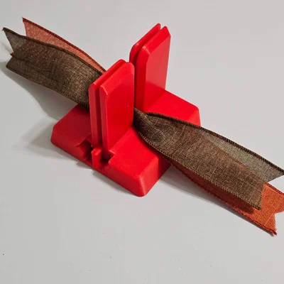Dụng cụ làm nơ (Bow maker) – tương tự Bowdabra