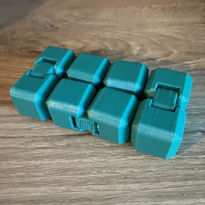 Fidget Cube: Đồ chơi giảm stress 3D in tại nhà cực chất