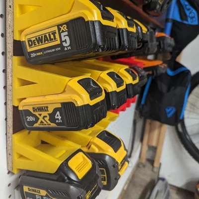 Giá treo pin DeWalt 20V - Ngang (Horizontal)