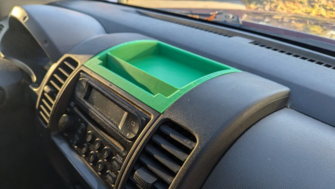 Khay Taplo Nissan kèm Giá Đỡ Điện Thoại (Dash Tray with Phone Holder) - Image 4