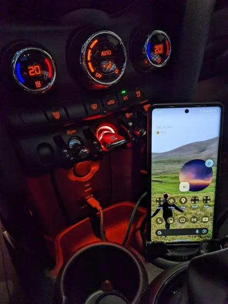 Giá đỡ điện thoại gắn cup holder Mini Cooper - Image 4