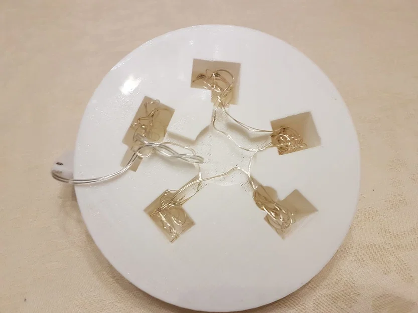 Mô hình làng yêu tinh Giáng sinh phát sáng độc đáo cho mùa lễ hội - Image 2