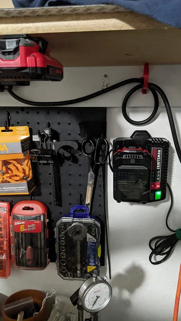 Gá Treo Tường Cho Sạc Craftsman V20 (CMCB102) - Image 1