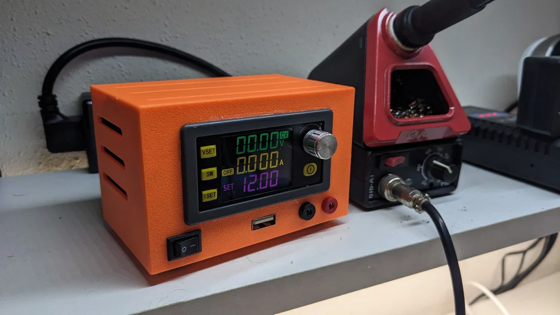 Nguồn Lab Adjustable Regulated SK60/SK120 – Vỏ Case In 3D Có USB - Image 1