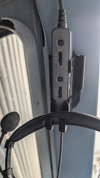 Móc treo Airbus cho Bose ProFlight kèm ngàm giữ module Bluetooth - Image 3
